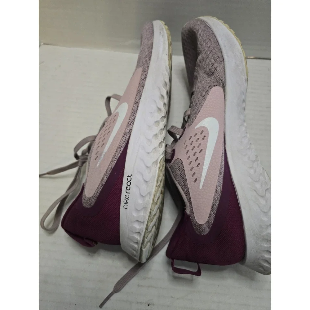Women Nike‎ React
